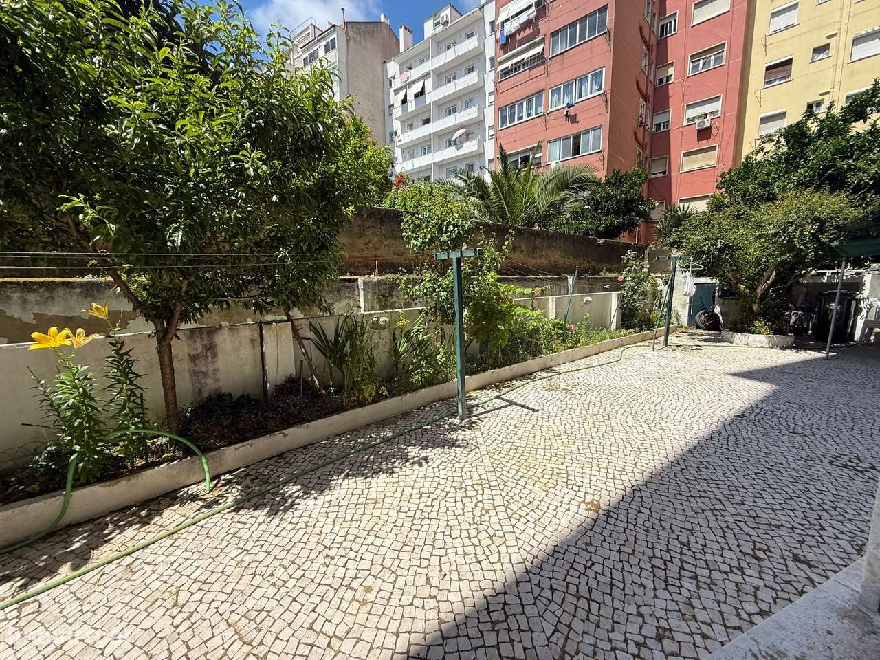 Apartamento T2 na Penha de França em prédio com elevador-21
