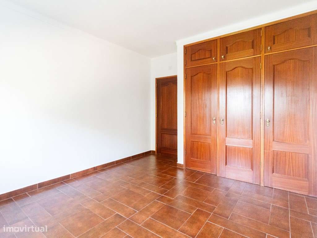 Moradia T3 com sótão, garagem e terreno em Serpins - Grande imagem: 4/35