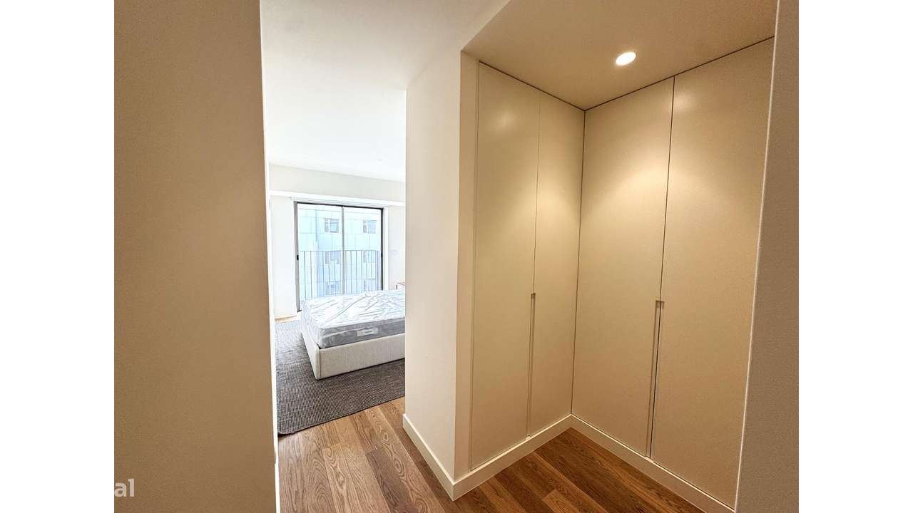 T2 com Garagem e Varandas-19