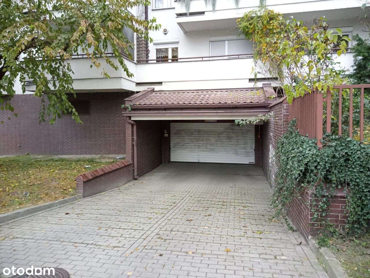 Miejsce Parking./ Garaż Podziemny / Nadwiślańska 5