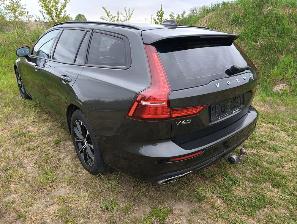 Volvo V60 II B3 B Momentum 2020