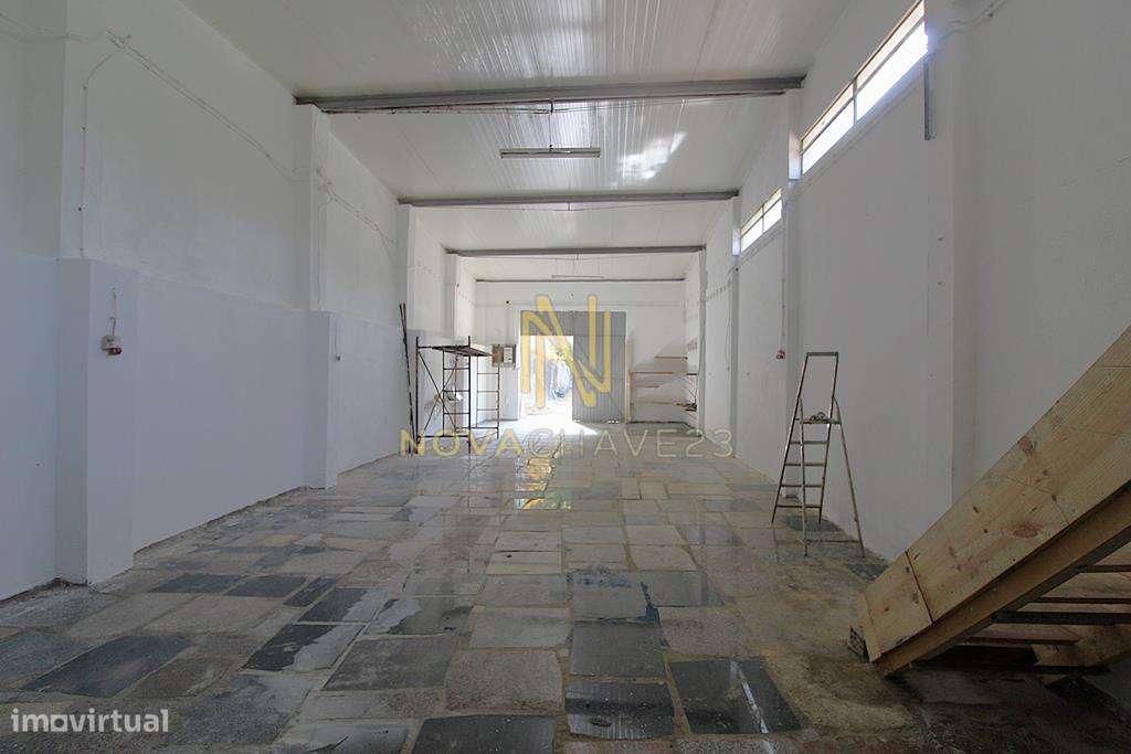 Armazém para Arrendamento em Local Privilegiado - Grande imagem: 3/9