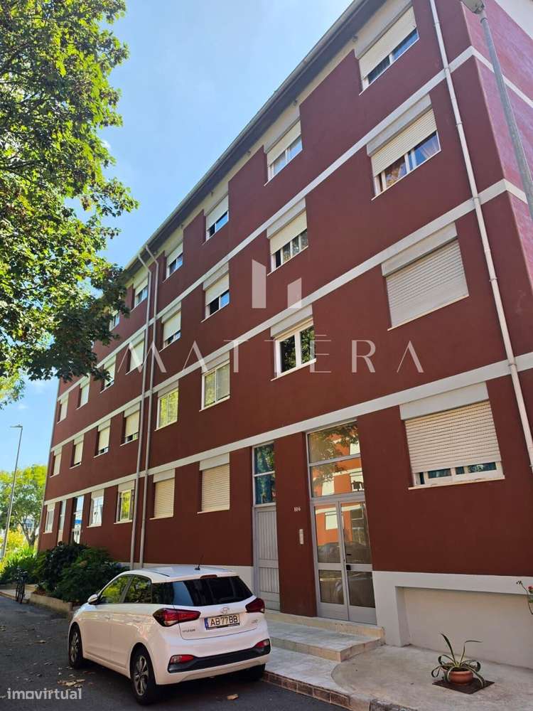 Apartamento T2 com boa exposição solar em Ramalde – Porto-16