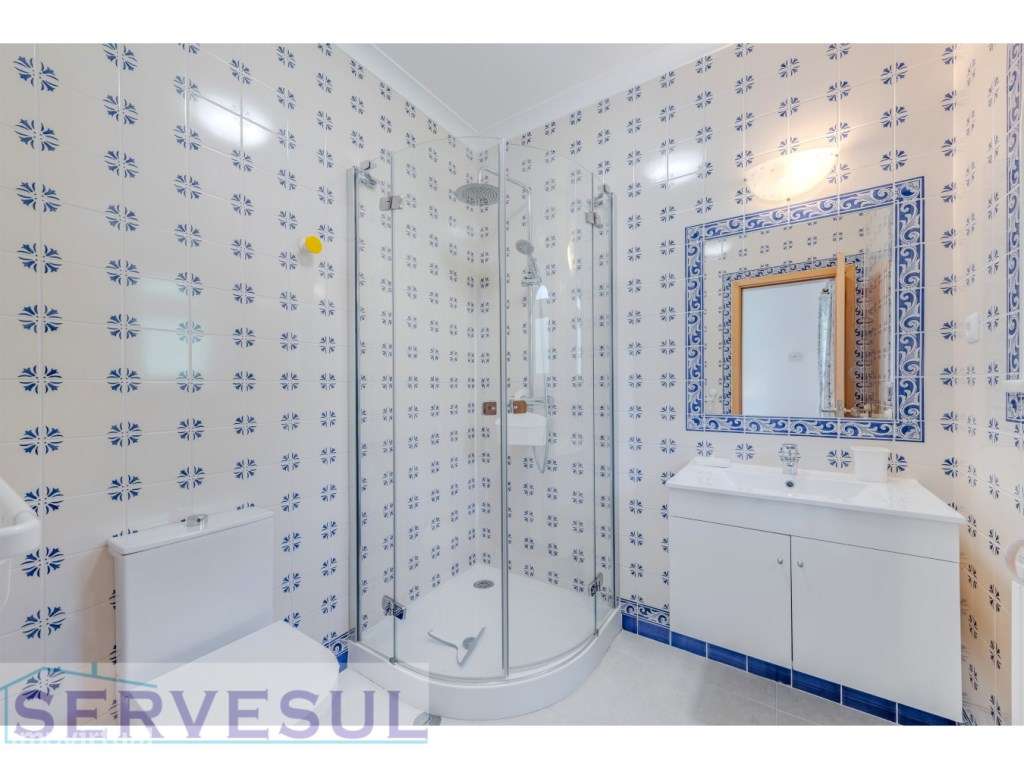 Moradia Deslumbrante de 2 andares com 274 m², composta por 4 quarto...-32