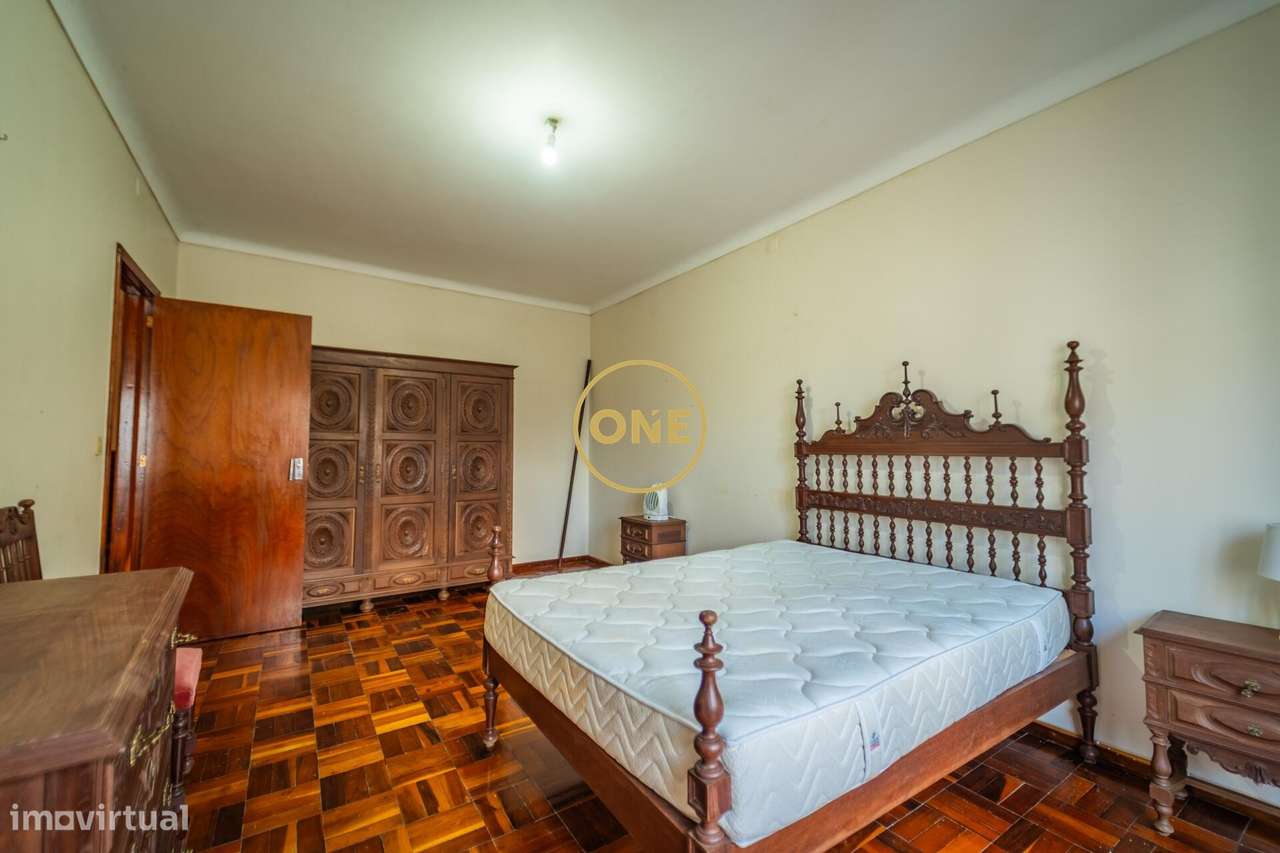 Descrição da Moradia T4 – Rua do Moinho do Vento, Centro de Ponta D - Grande imagem: 4/23