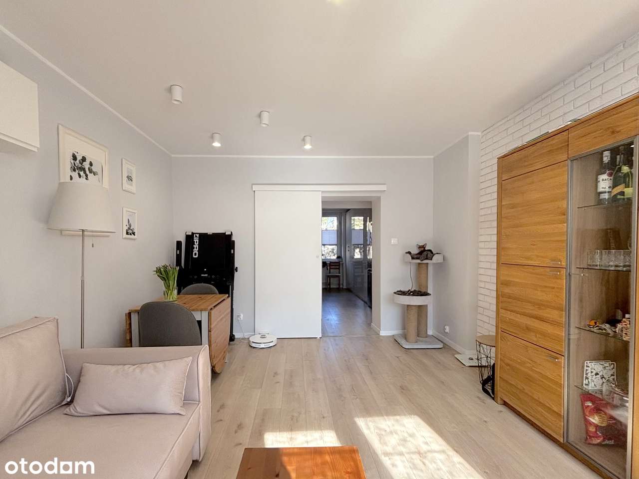 Przestronne 2 pokoje po remoncie, do wprowadzenia!-2