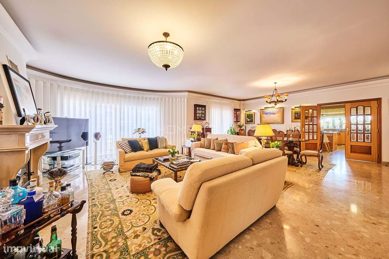 Moradia de Luxo no Montijo com Piscina de Água Salgada e Acabamentos d - Grande imagem: 3/60