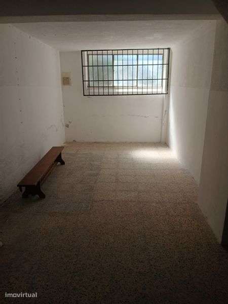 ARMAZÉM INDUSTRIAL 172M2 perto Estação - Grande imagem: 4/10