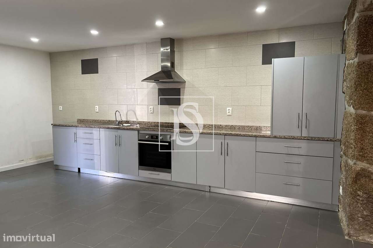 Moradia T3 remodelada em Santa Ovaia de Cima - Grande imagem: 3/23