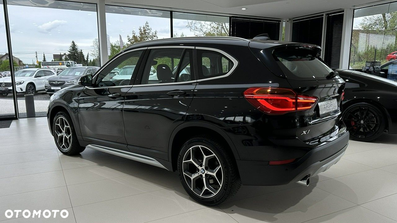 BMW X1 sDrive18i GPF xLine - 4