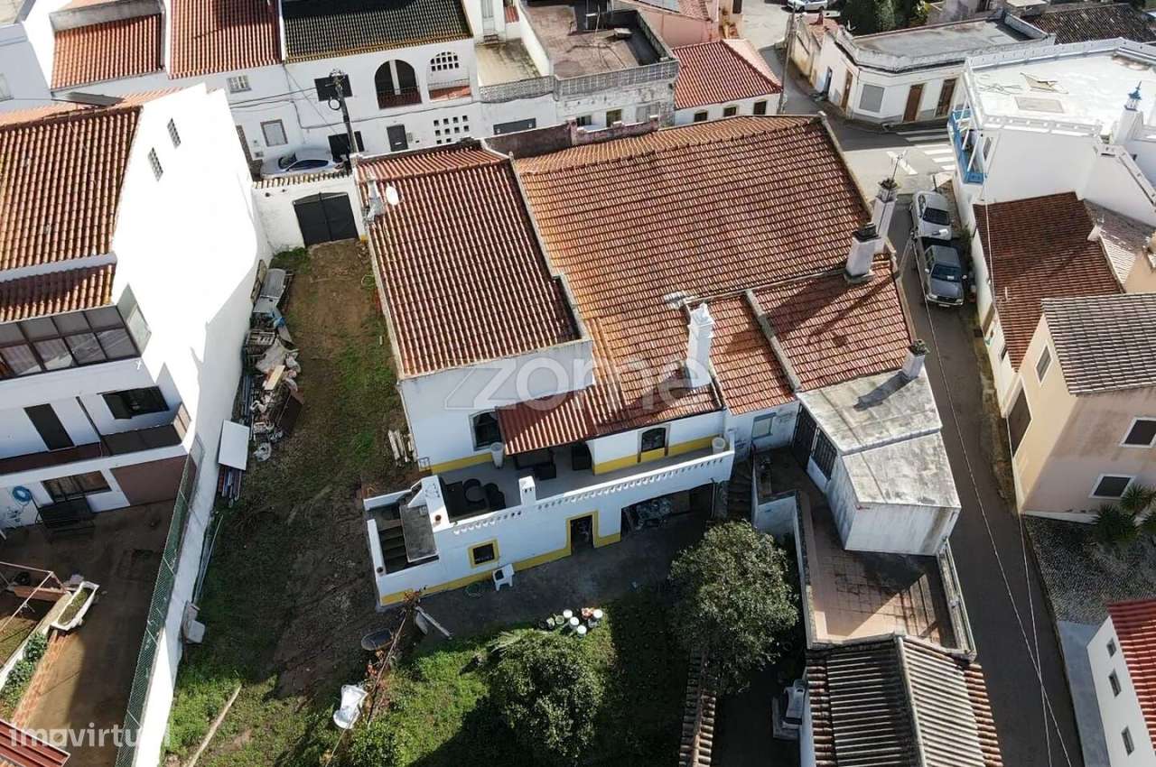 Moradia V6 no centro de São Marcos da Serra, em lote de 668m2-7