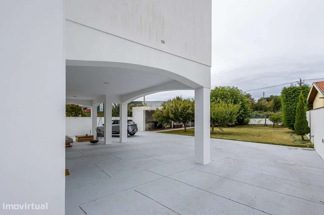 Moradia T4 - Vila de Cucujães - Oliveira de Azeméis-34