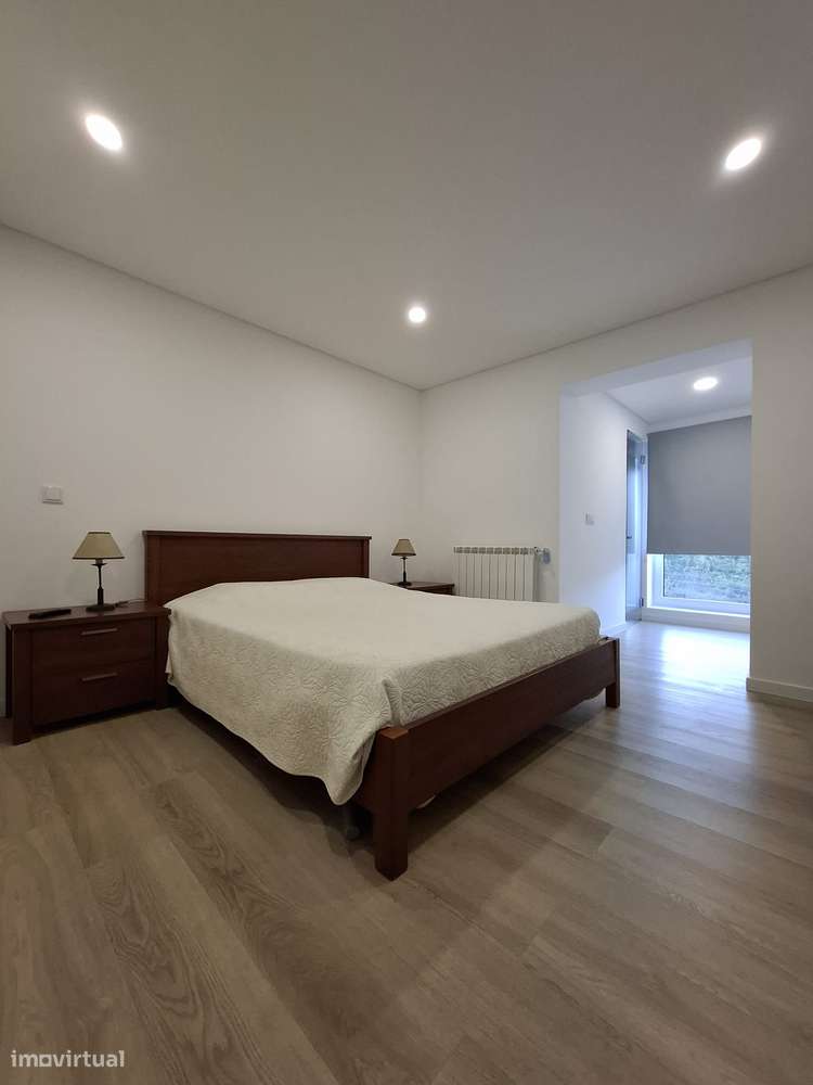 Vende se moradia V3 arquitectura moderna pronta habitar - Grande imagem: 2/17