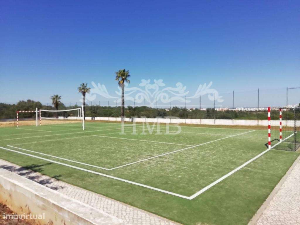 Apartamento T1+1 em Alvor, piscina e garagem-23
