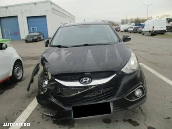 Dezmembrez hyundai ix35 an 2013 crdi 4x4 - 1