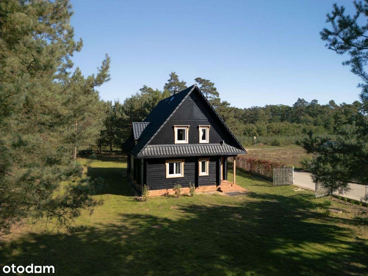 Sprzedam kameralny dom wśród jezior w miejscowości-11