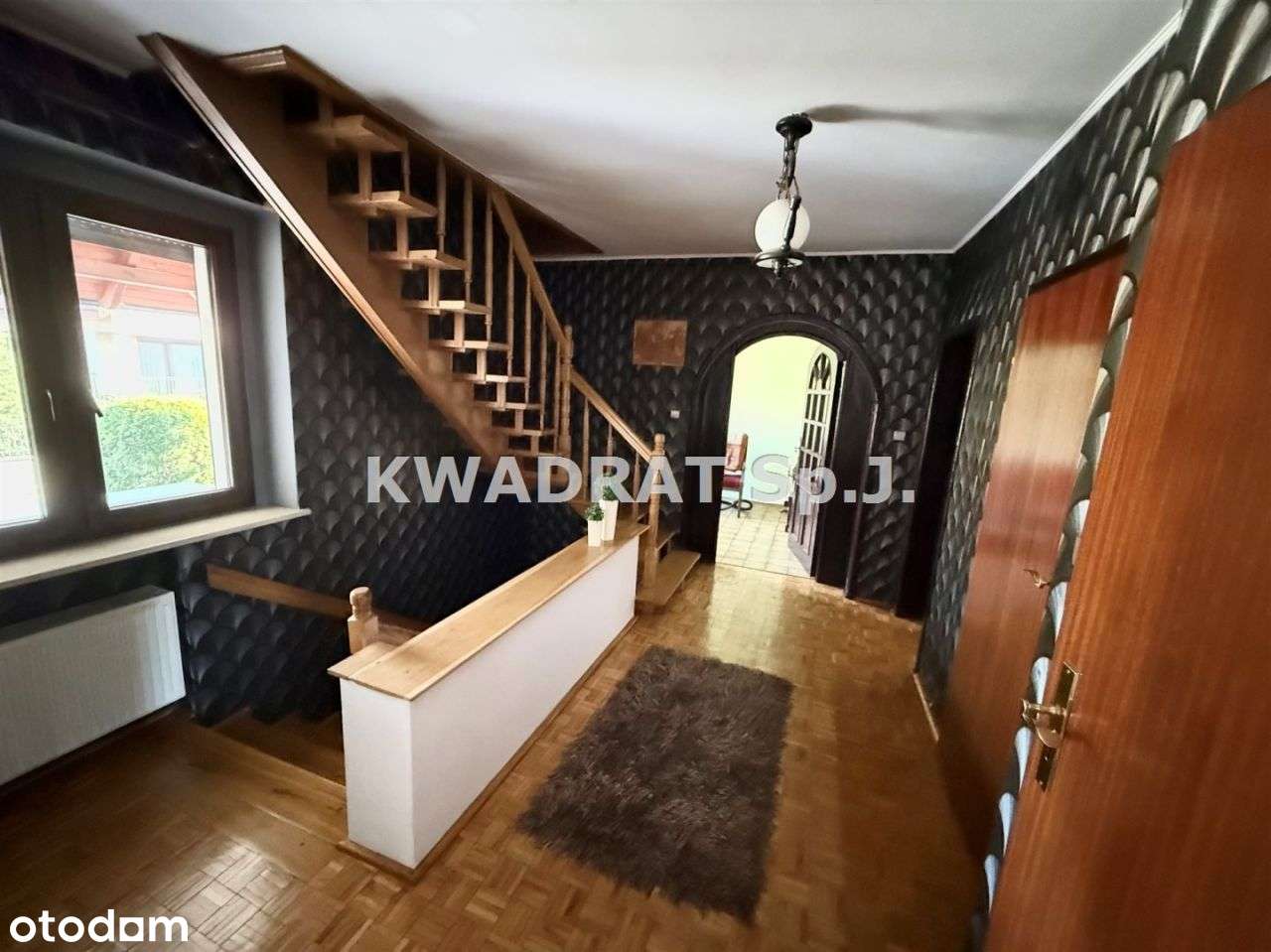 Przestronny dom w spokojnej części Ostrzeszowa-12