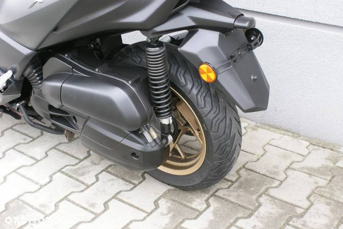 Yamaha X-max - 18