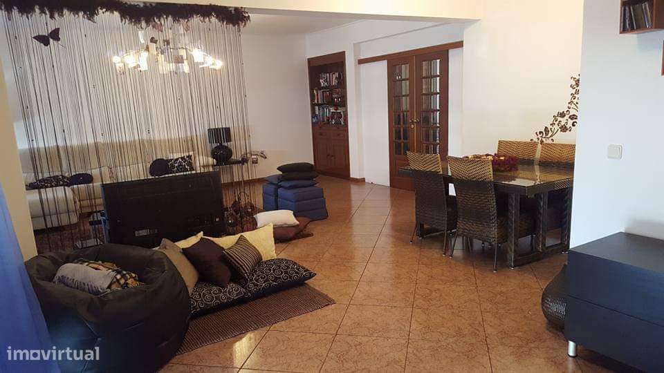 Apartamento T3, com boas áreas, numa praceta calma e acolhedora. - Grande imagem: 2/10