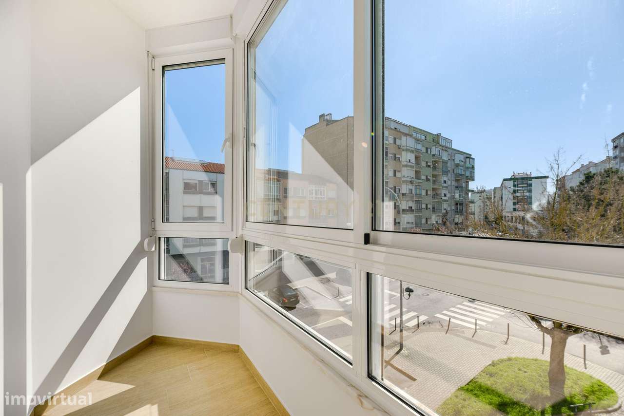 “T1 Remodelado | Falagueira | 10 min Metro Reboleira | Zona Tranquila” - Grande imagem: 4/28