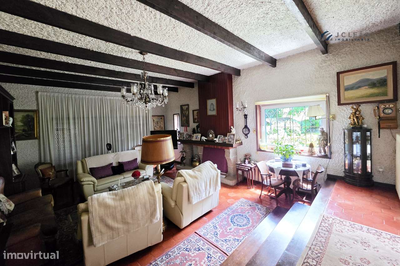 Quinta T4 com 3.670 m² de Terreno em Bitarães, Paredes-54
