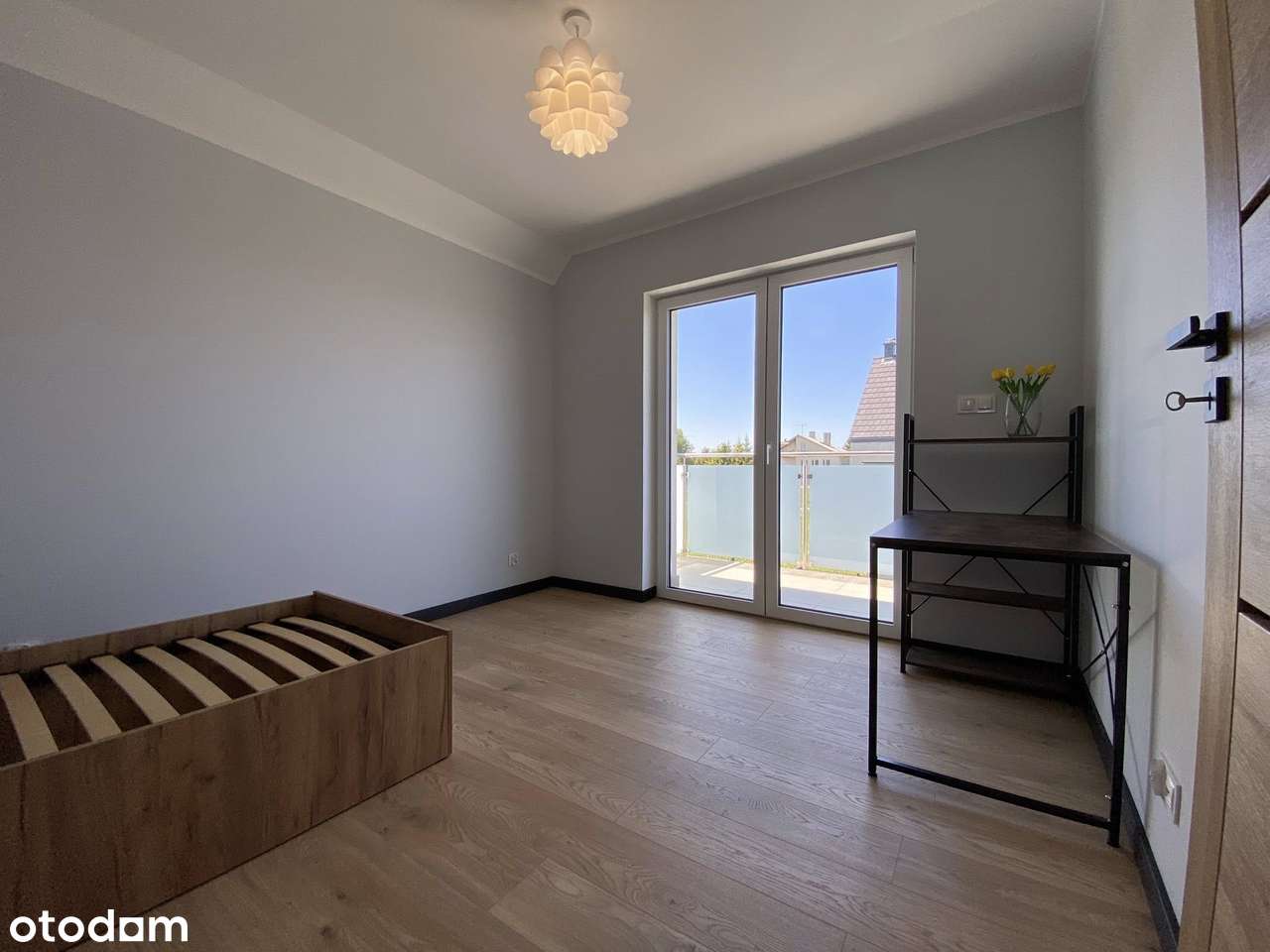 Nowe "pod klucz" mieszkanie z miejscem postojowym i ogródkiem-13