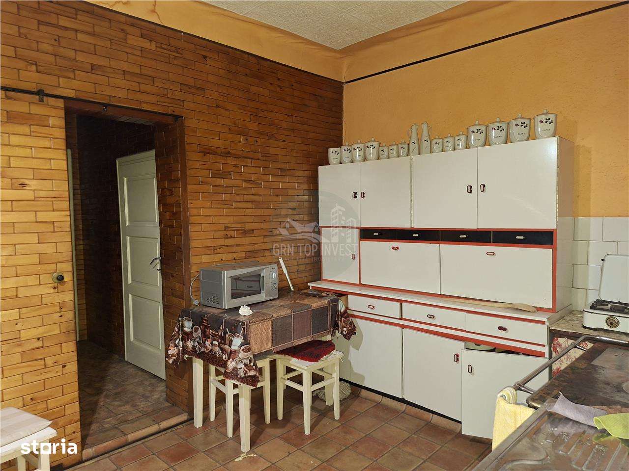 Casa 4 camere pivnita curte individuala Zona Lazaret-7