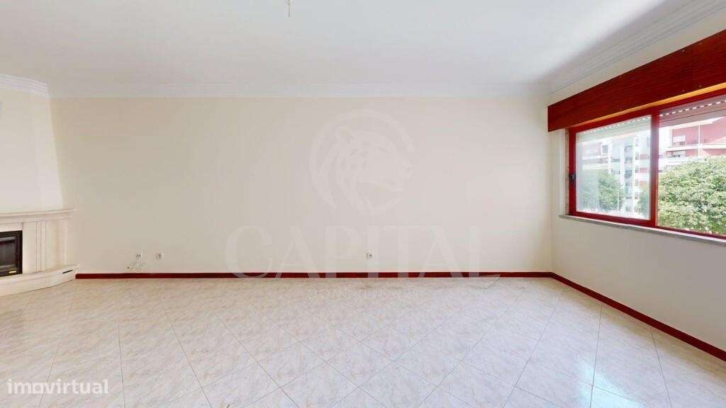 T2 espaçoso com varanda e garagem-19