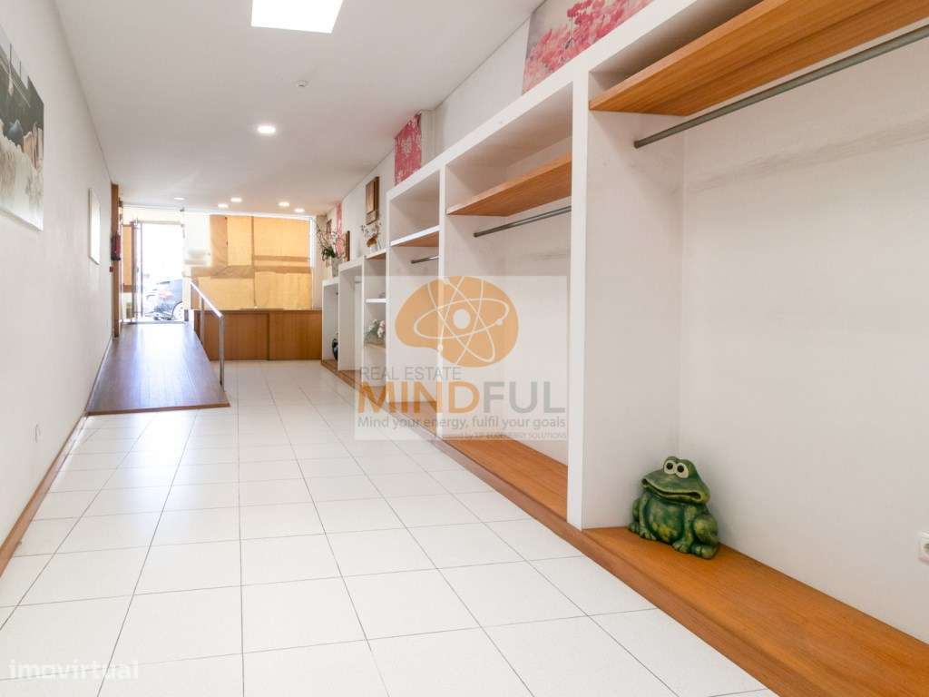 Venda ou Arrendamento de Loja Excelente Perto da Câmara de Gondomar - Grande imagem: 5/33