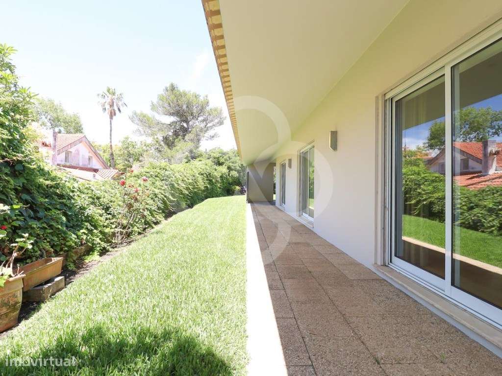 Moradia T6 Isolada no Estoril com piscina e garagem mais espaços ve...-6