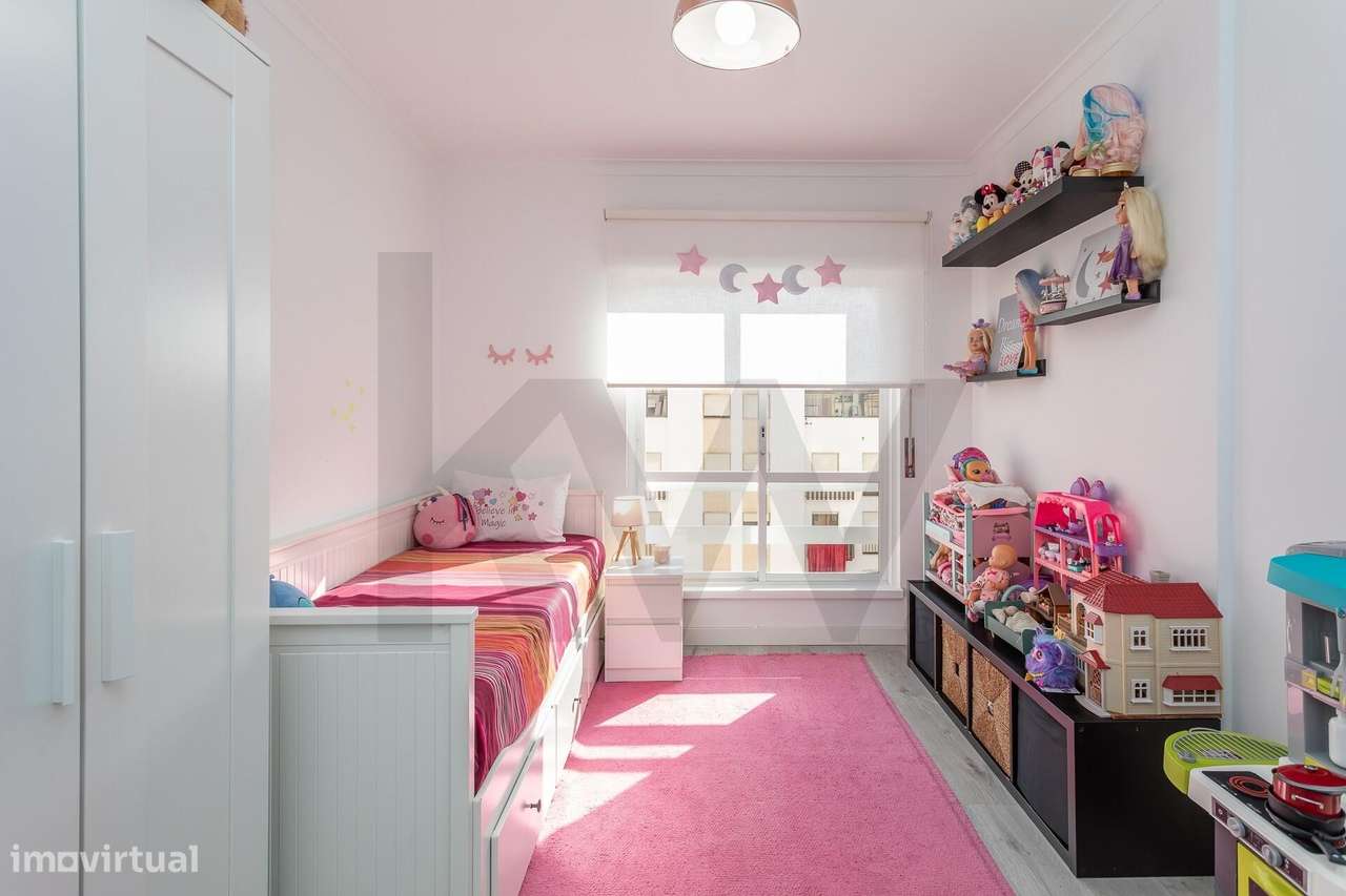 O Seu Novo Refúgio na Avenida de Fitares : T2 renovado e cheio de sol-21