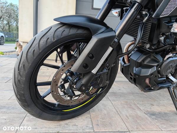 Yamaha MT - 21