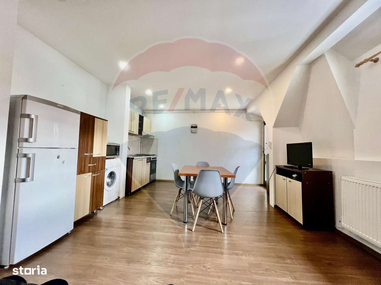 Apartament cu 2 camere de vânzare în zona Central - Imagine principală: 5/12