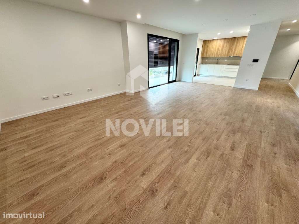 Moradia T4 em construção na Ortigosa, Leiria-3