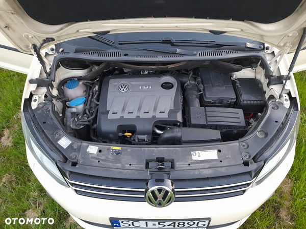 Volkswagen Touran 2.0 TDI DPF BlueMotion Technology DSG Highline - 15