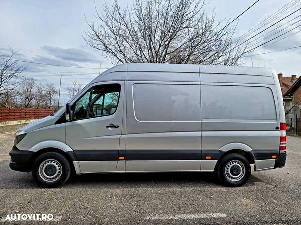 Mercedes-Benz Sprinter - 2