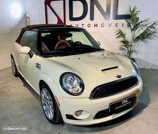 MINI John Cooper Works Cabrio - 21