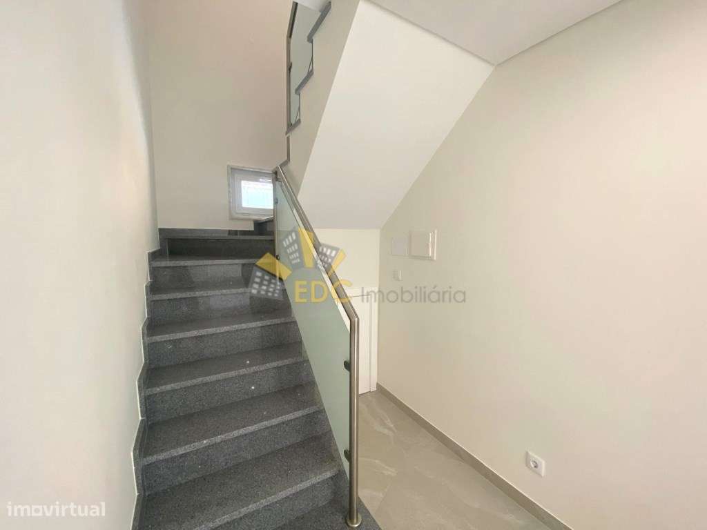 OFERTA ESCRITURA NOTARIAL| Moradia T3+1 | Construção Nova | Localiz...-26