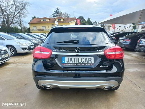 Mercedes-Benz GLA 220 CDI 4Matic 7G-DCT - 8