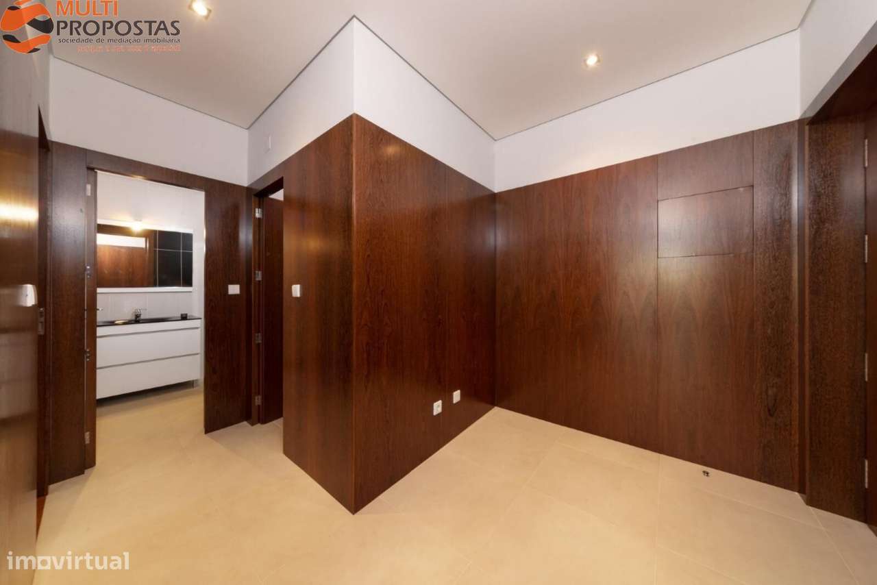 T1 C/ TERRAÇO MOBILADO- SÃO LÁZARO - Grande imagem: 4/10