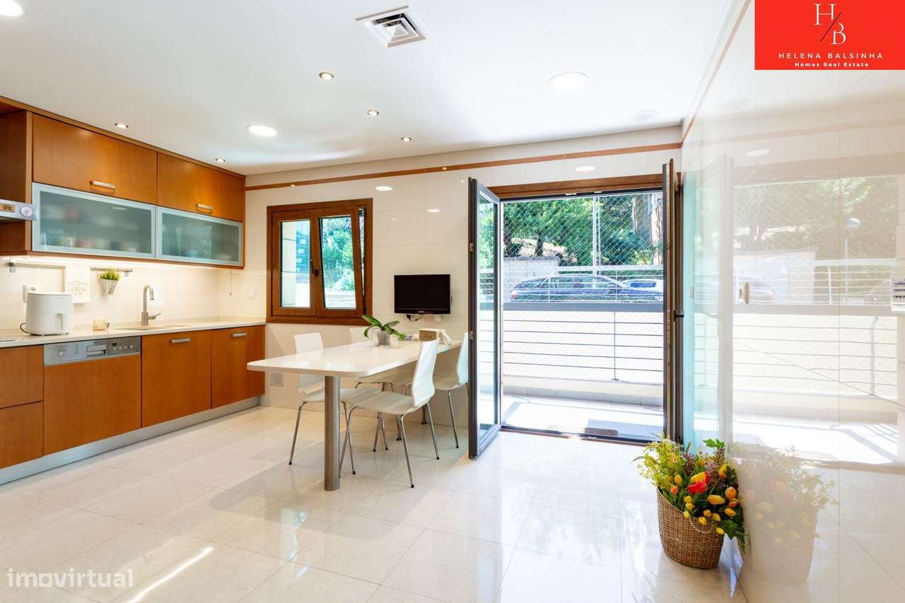 Excelente Apartamento T2 com 3 Parqueamentos nas Colinas do Cruzeiro-22