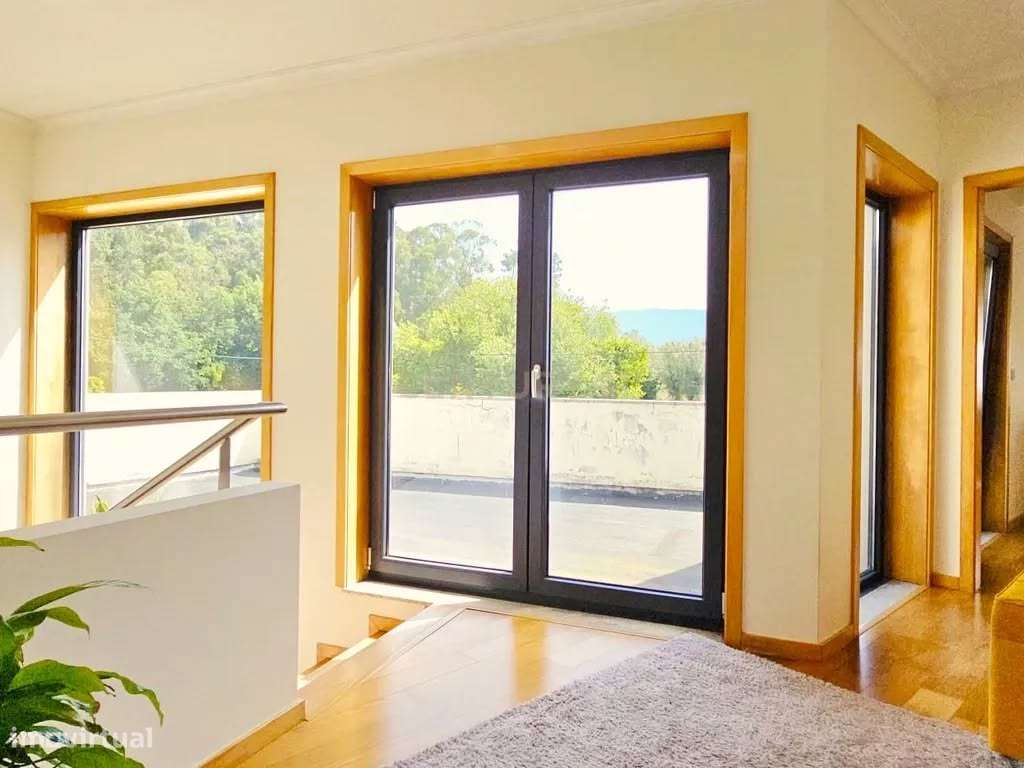 Moderna Moradia T4 com Piscina em Aldreu, Barcelos-30