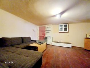 Casa singur in curte 4 camere 2 bai si anexe in zona Lupeni