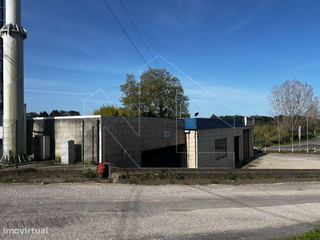 Terreno com Armazém - Grande imagem: 3/6