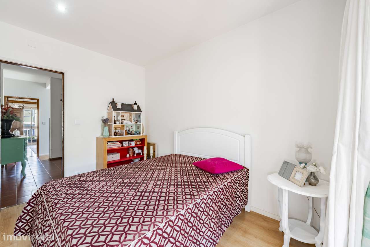 Apartamento T3 Duplex para venda na Rua Doutor José Vilaça, Braga-11