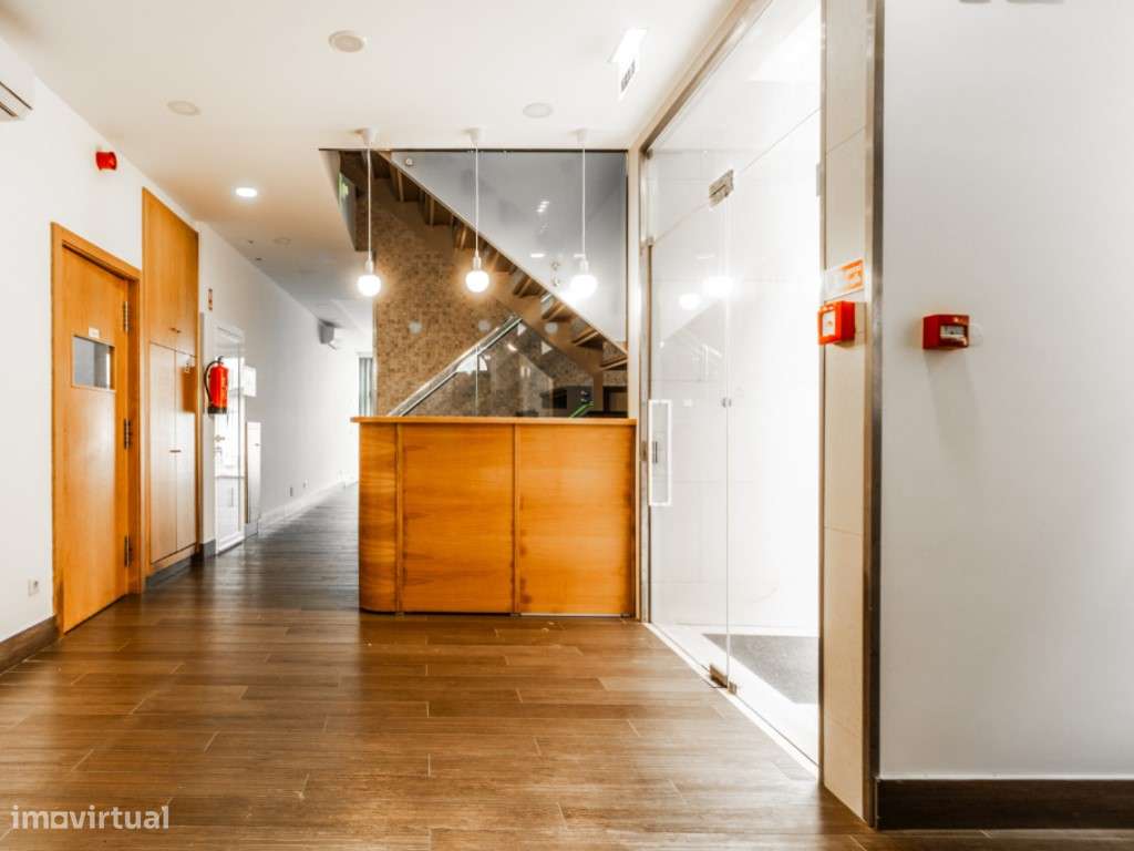 Hostel com 9 suítes a 2 minutos da praia - Grande imagem: 3/32