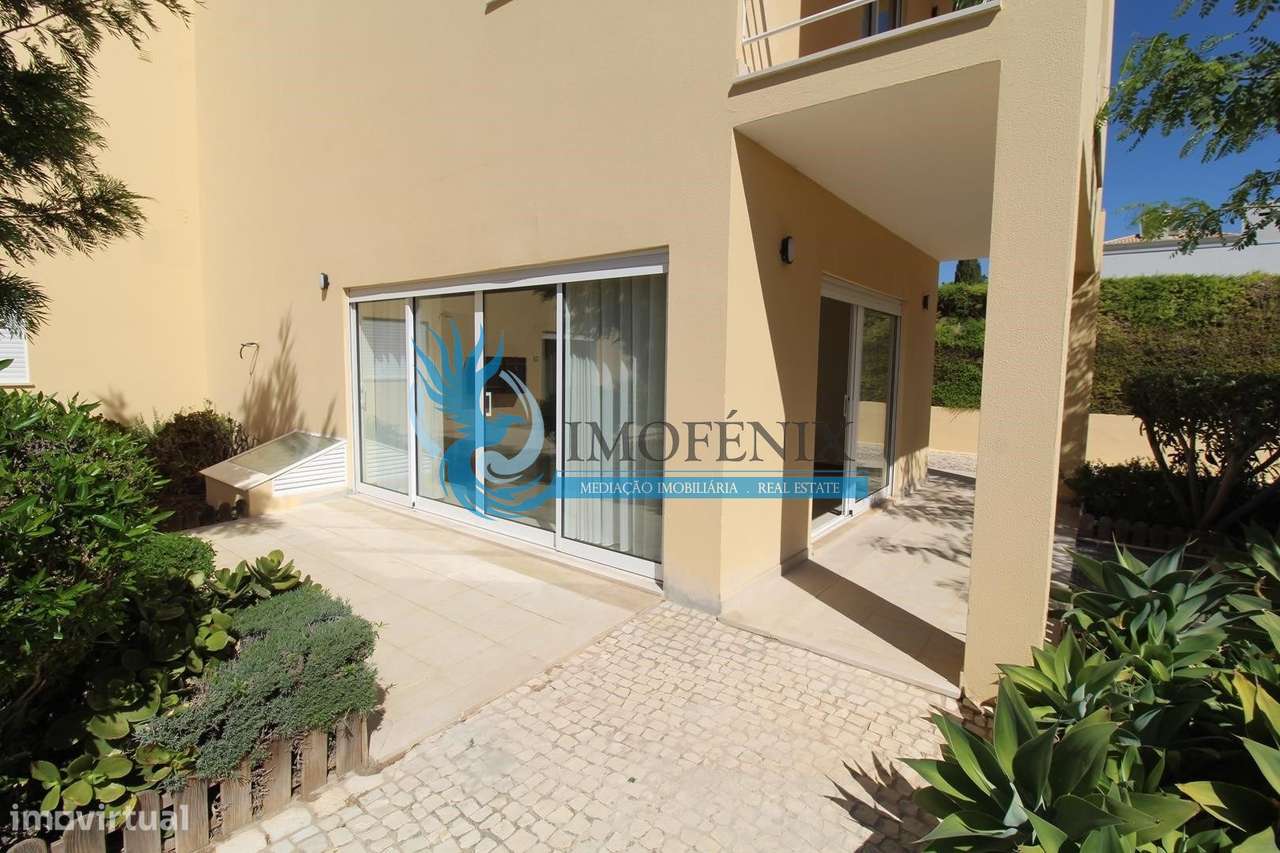 Moradia Geminada renovada T2+1 com piscina e garagem- Patroves- Albufe-12