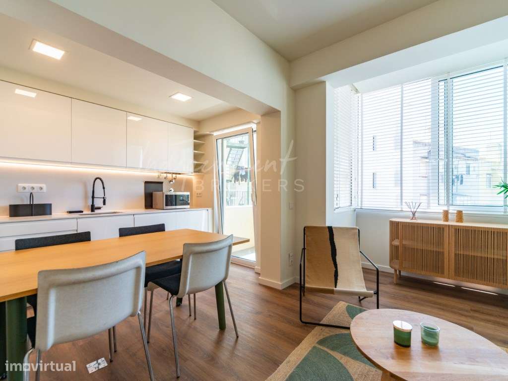 APARTAMENTO T2 REMODELADO E MOBILADO [ AJUDA]-10