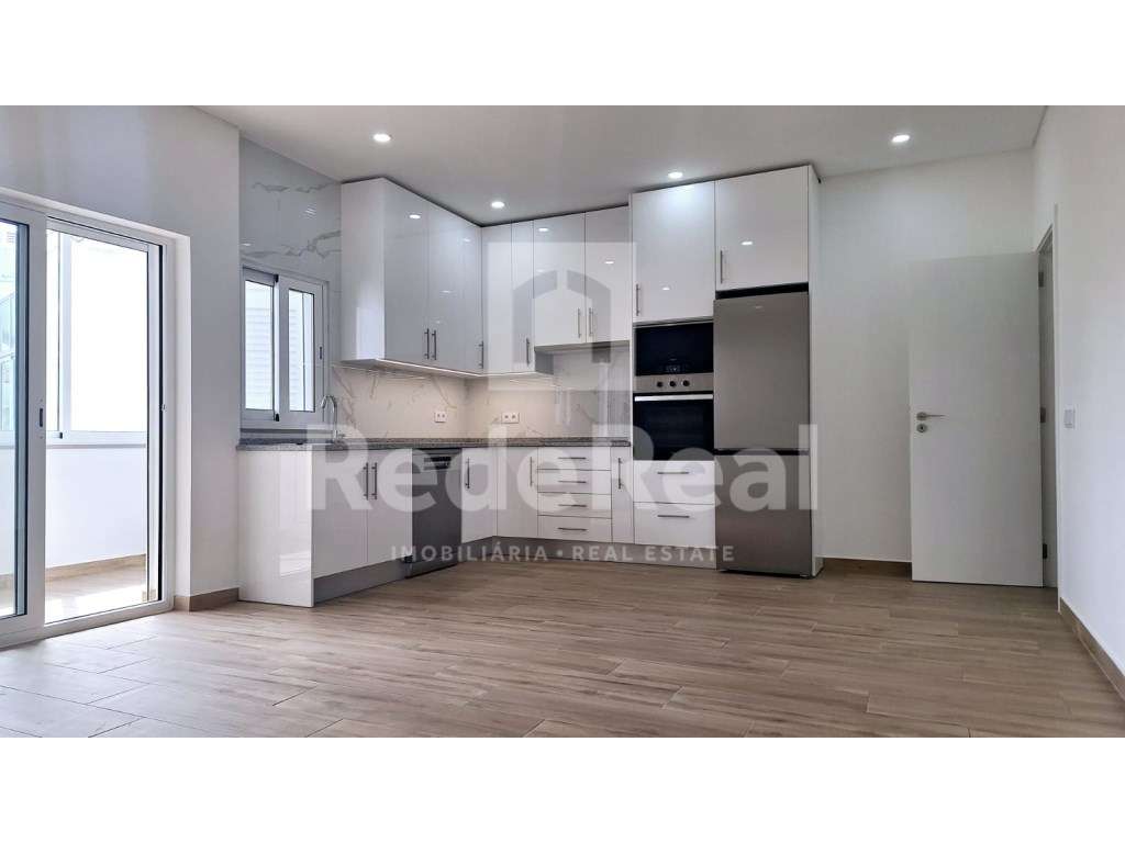 Apartamento T4+1 para arrendamento anual em Faro - Grande imagem: 2/22