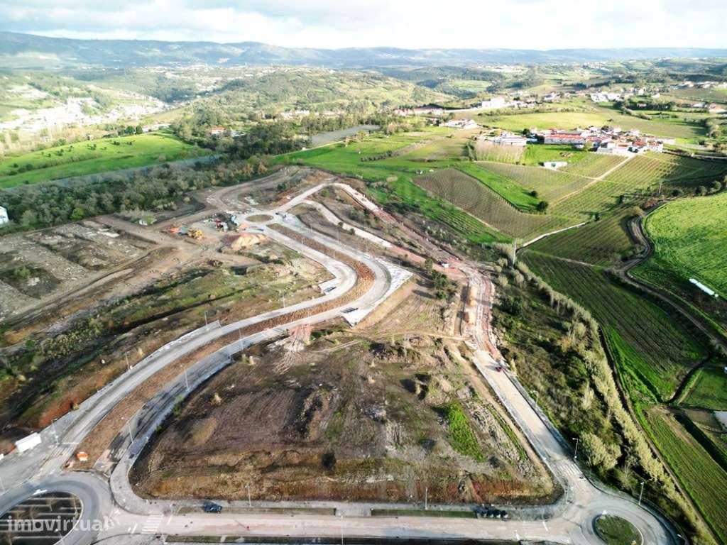 Novo apartamento T2, terraço e garagem box, junto ao centro Alcobaça-18